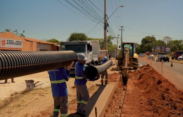 Obras de esgotamento sanitário avançam em dois bairros de Timon